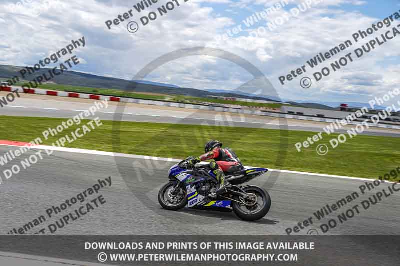 cadwell no limits trackday;cadwell park;cadwell park photographs;cadwell trackday photographs;enduro digital images;event digital images;eventdigitalimages;navarra;no limits trackdays;peter wileman photography;racing digital images;trackday digital images;trackday photos